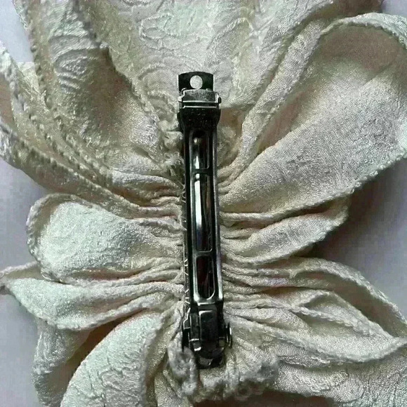 Vintage 80s Hair Alligator Clip Ivory Bow - Picture 3 of 5